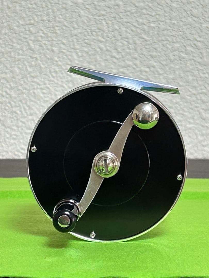 リール Kiraku Halcyone Large Trout. #6-#8