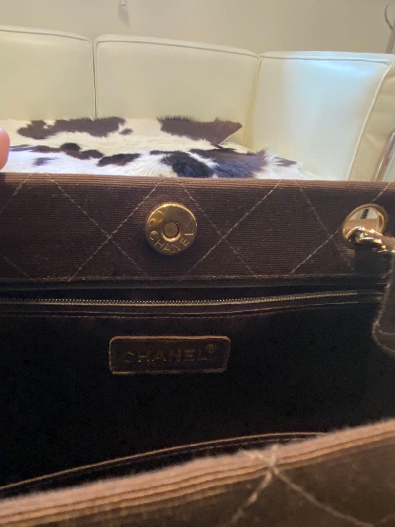 シャネル　キルティングバッグ　こげちゃ色