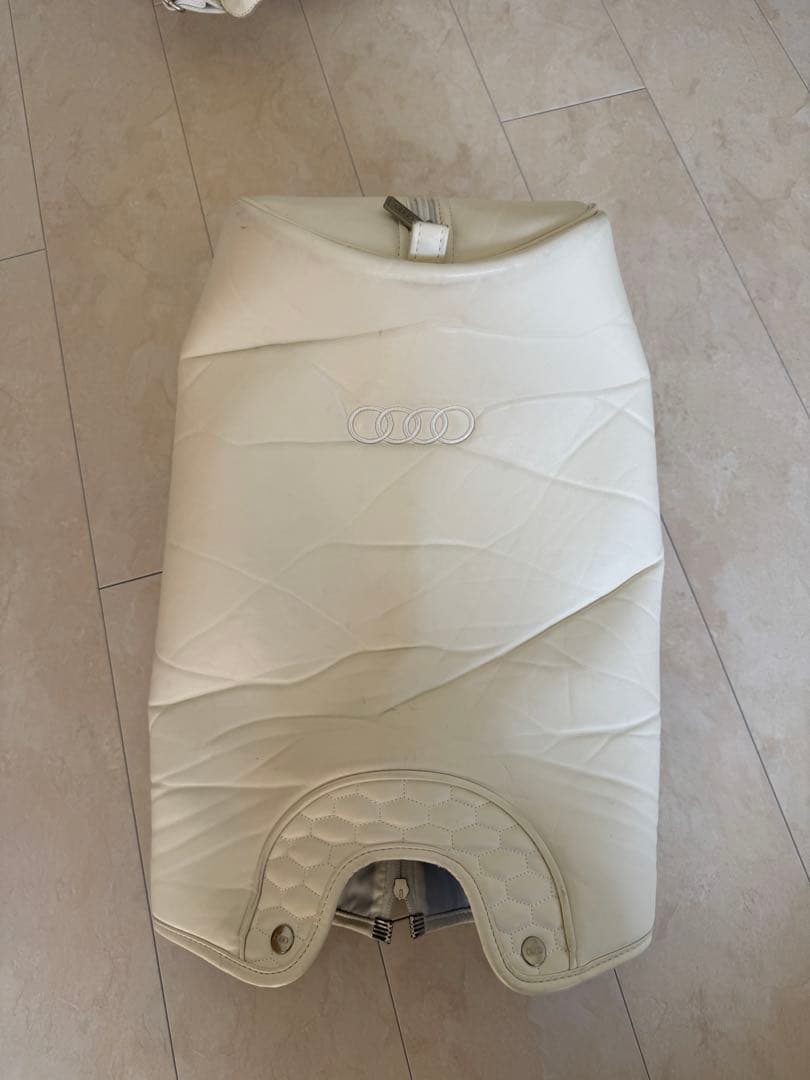 Audi ゴルフ　キャディバッグ ホワイト