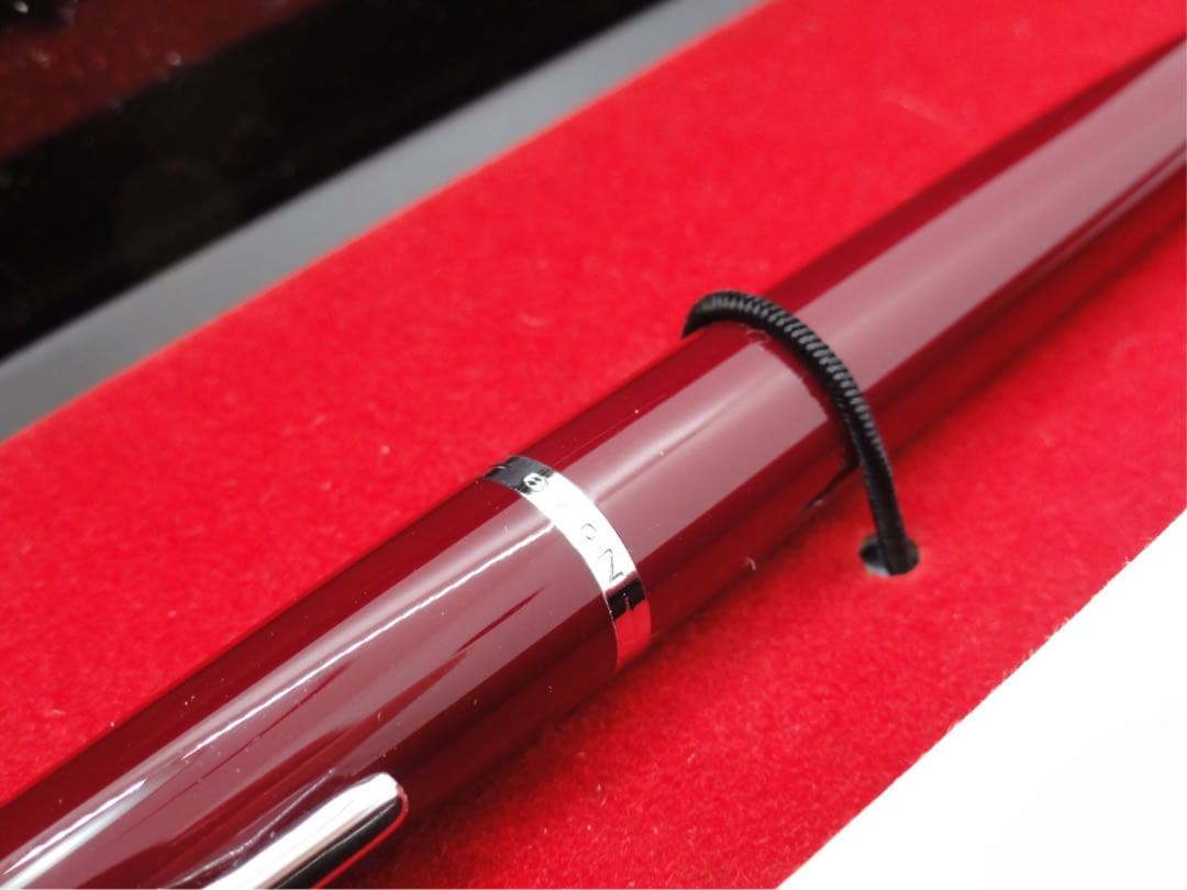★稀少！入手難易度の非常に高い高価な珍品ボルドーカラー軸No49★モンブラン社製