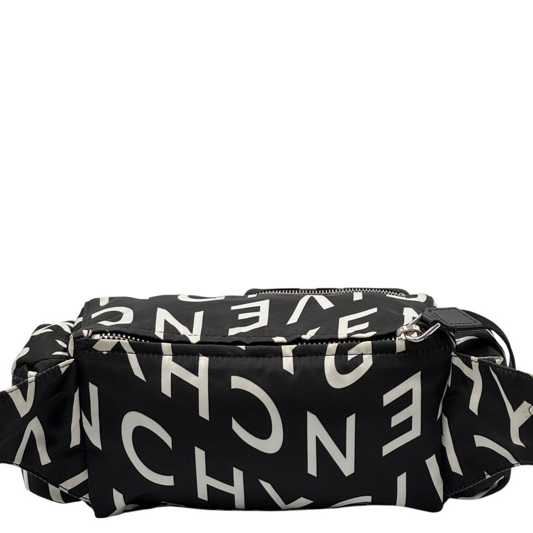 GIVENCHY ジバンシー　ボディバッグ　クロスボディ　ショルダーバッグ　総柄