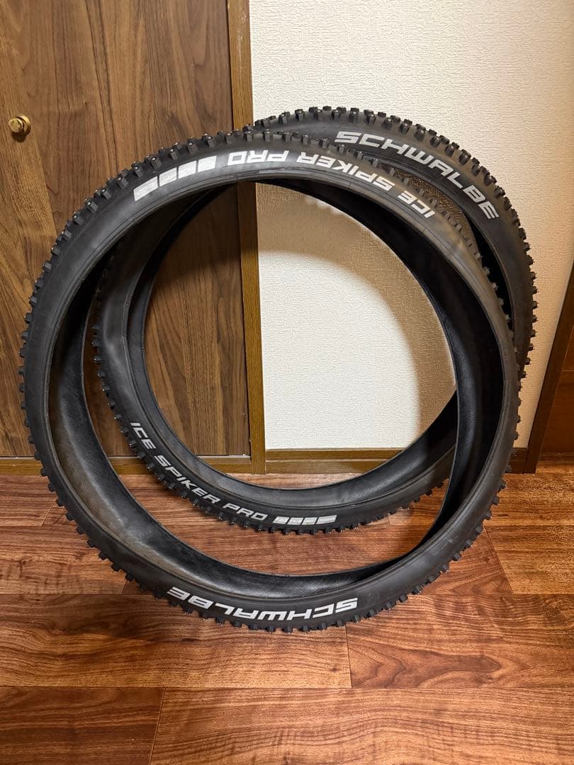 27.5×2.6 シュワルベ　アイススパイカープロ　2 本セット