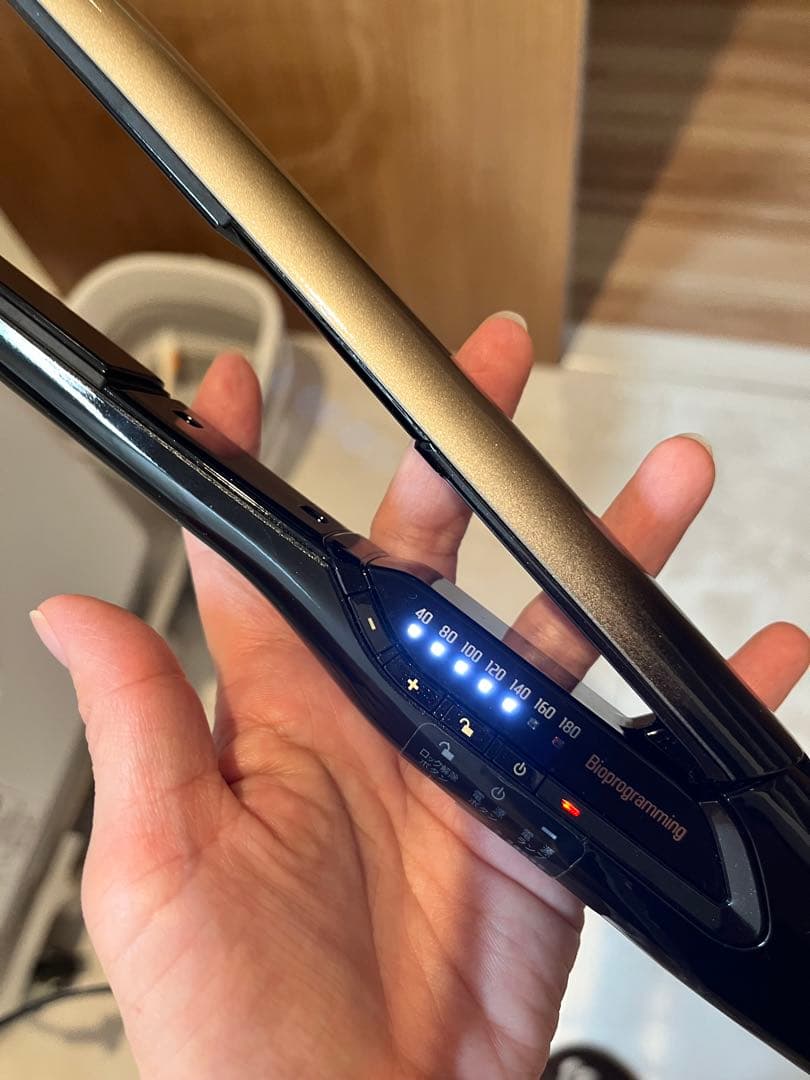 美品✴︎2025年購入品✴︎ヘアビューロン 4D Plus ストレート