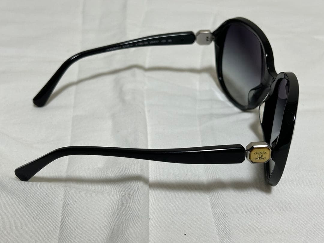CHANEL シャネル ブラックサングラス イタリア製