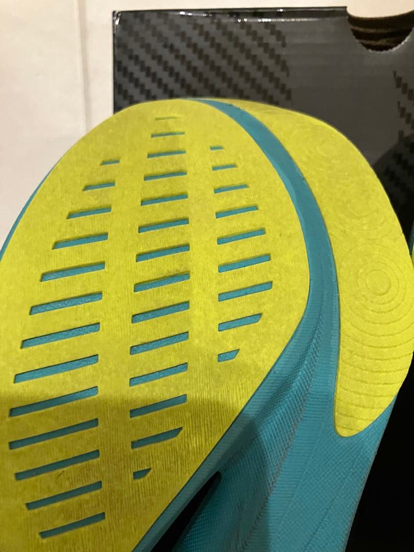 サッカニー エンドルフィン エリート 2 28.0 美品