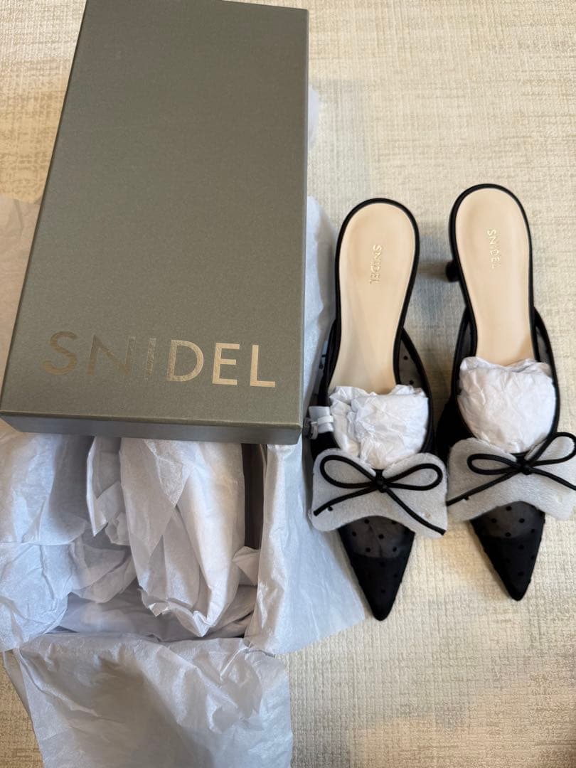 **超美品** SNIDEL スナイデル ドットチュールリボンミュール ブラック