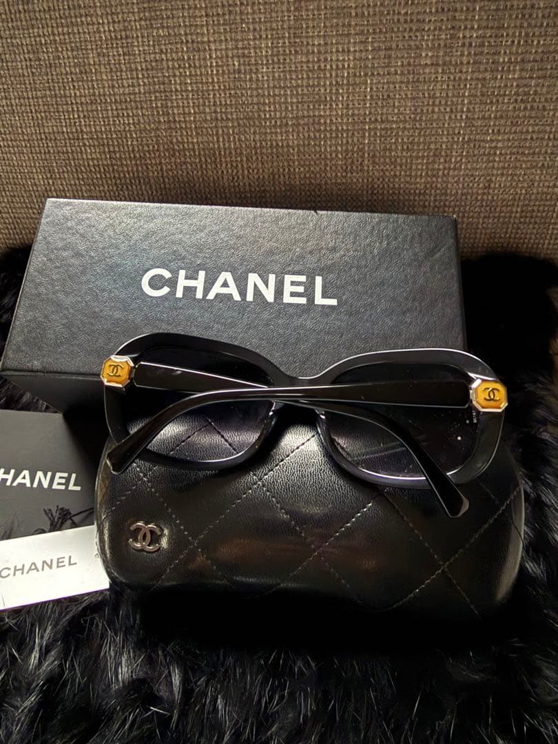 【takashi 】CHANEL サングラス　ココマーク　サイドロゴ