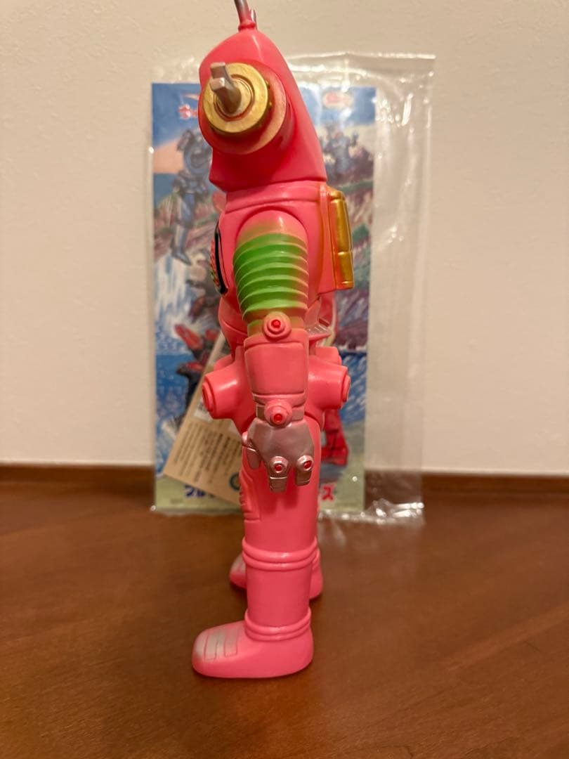 ブルマァク　特大キングジョー（ピンク）　ソフビ