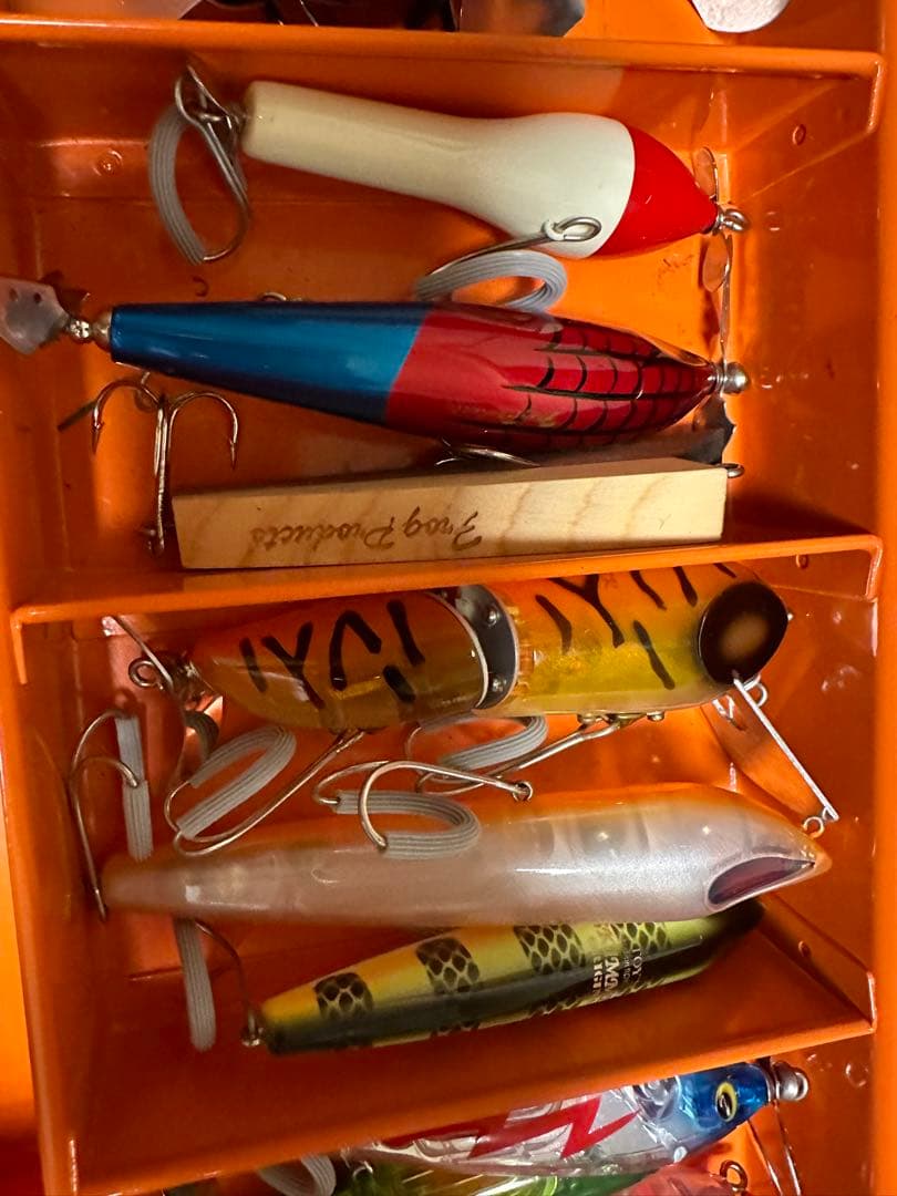 フロッグプロダクツ　FROG PROD ルアー13個タックルBOXセット売り