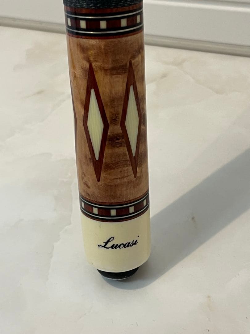 ビリヤードキュー: ルカシー•バディホール + アダム ケース付