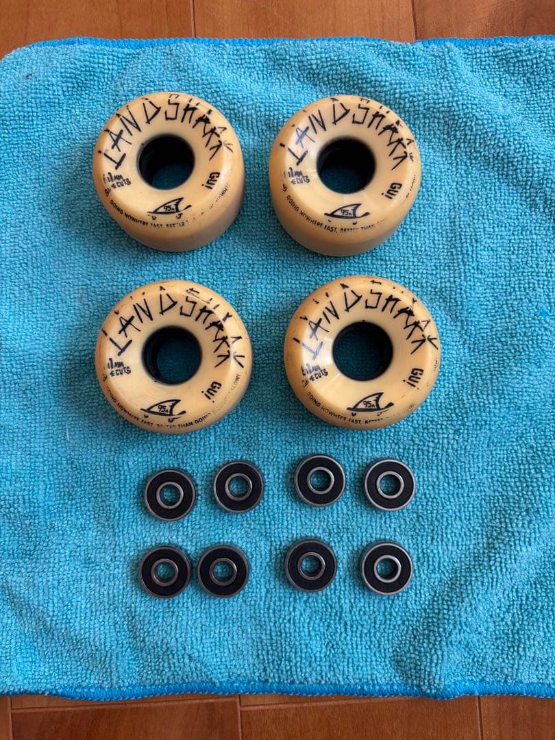 スケートボード　LAND SHARK ウィール　ブロンソンベアリングセット