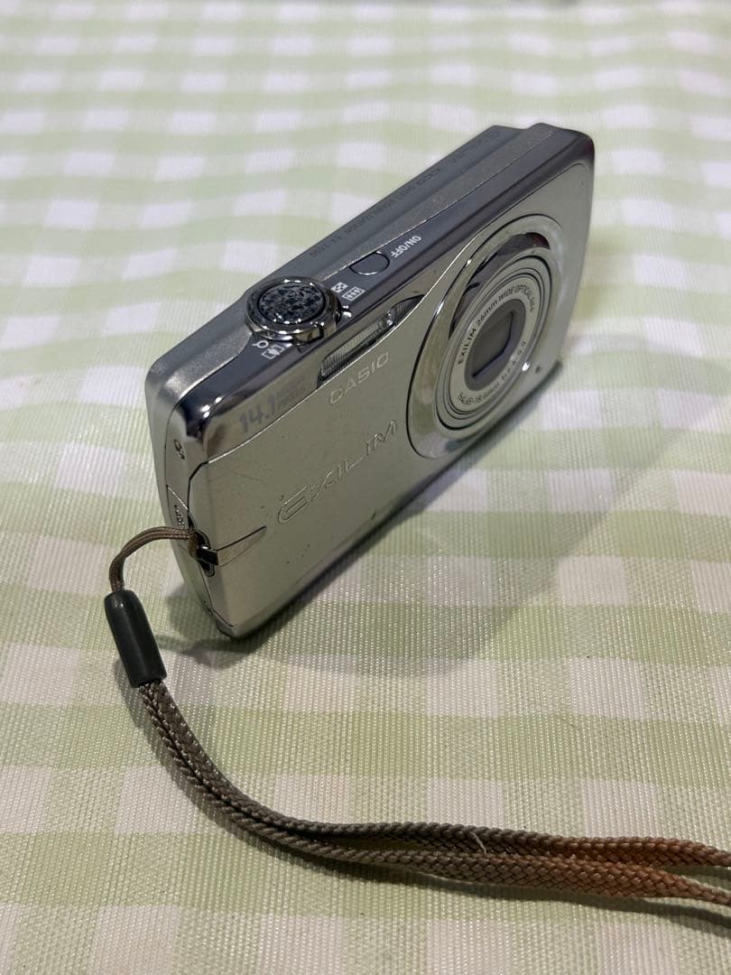 CASIO EXILIM EX-Z550 14.1メガピクセル シルバー