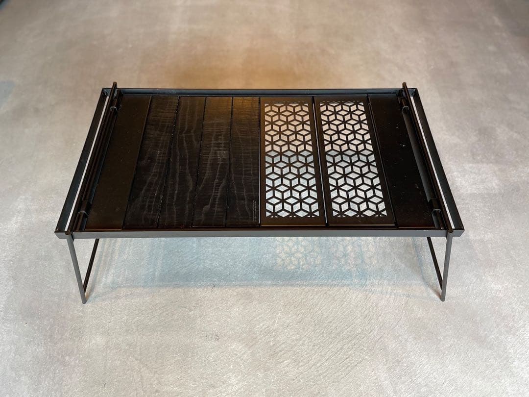 キャンプテーブル