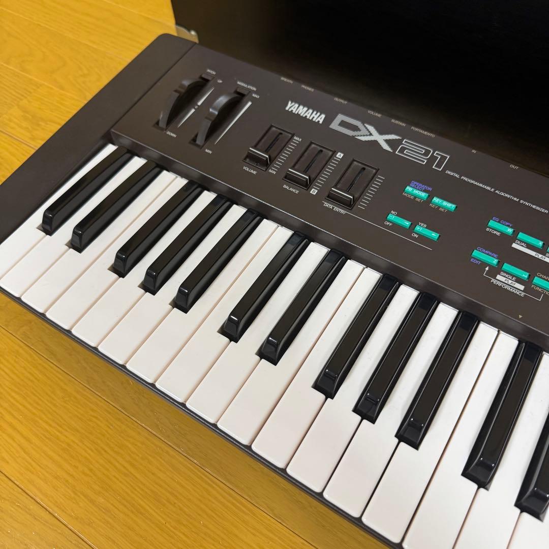 YAMAHA DX21 シンセサイザー　ソフトケース付き　ヤマハ　音楽　作曲