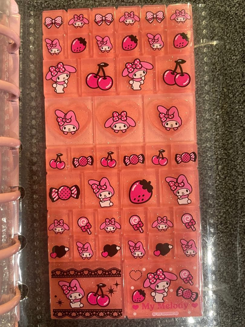 サンリオ　ボンボンドロップシール　シール手帳　ラブブ