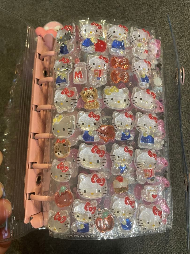 サンリオ　ボンボンドロップシール　シール手帳　ラブブ