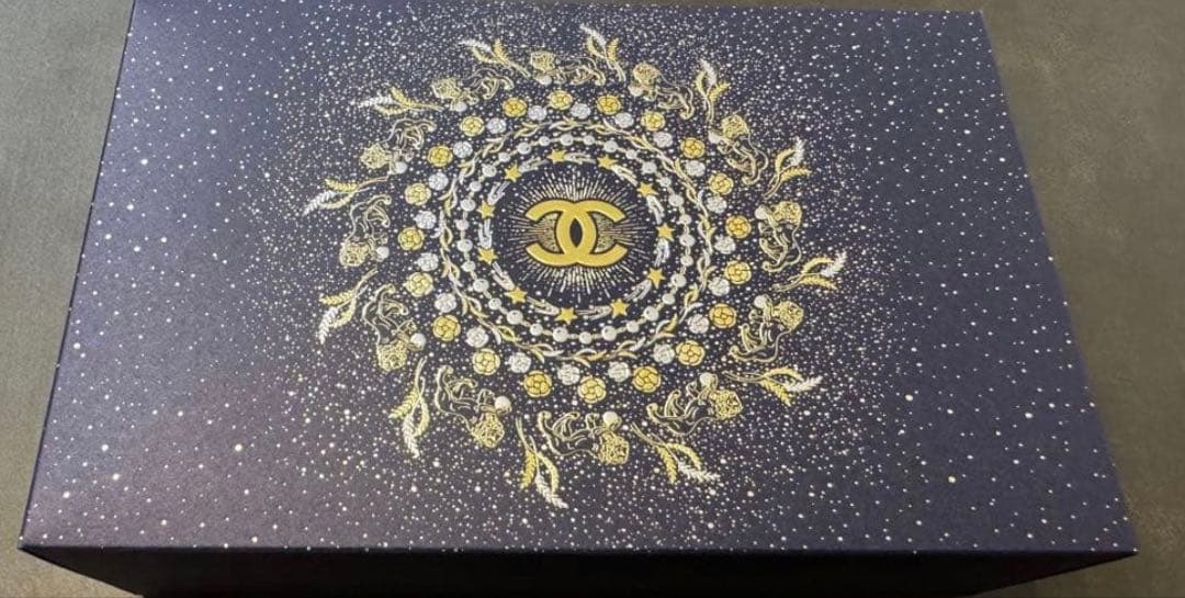 CHANEL クリスマス限定　ポーチセット　完売　新品未使用