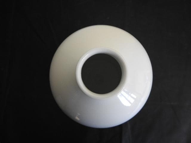 十三代柿右衛門　錦花鳥文壺　共箱　M1501