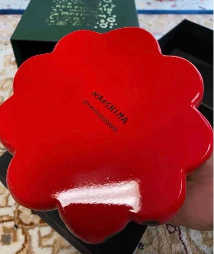 直島限定　草間彌生　赤カボチャ