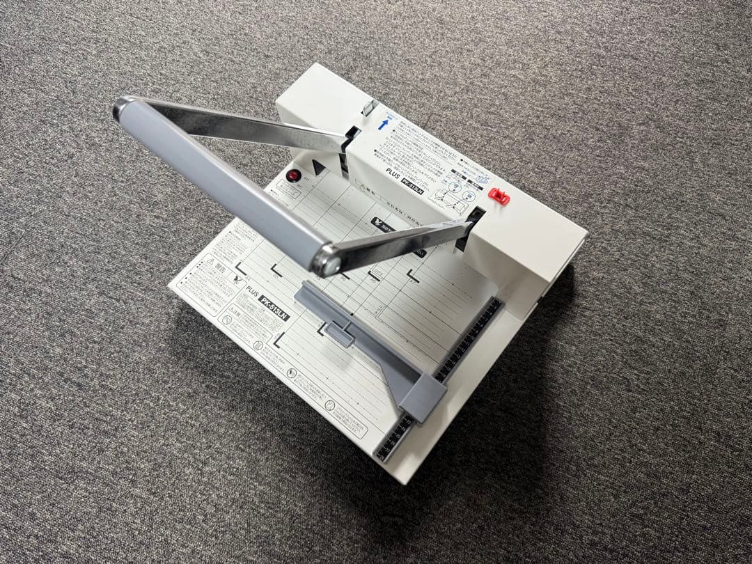 【美品】 PLUS 裁断機 PK-513LN プラス