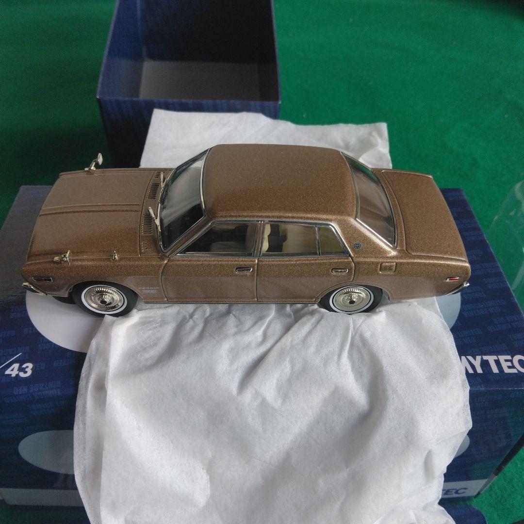 DISM 日産グロリア 2000 トミカリミテッド セドリック2000 1/43