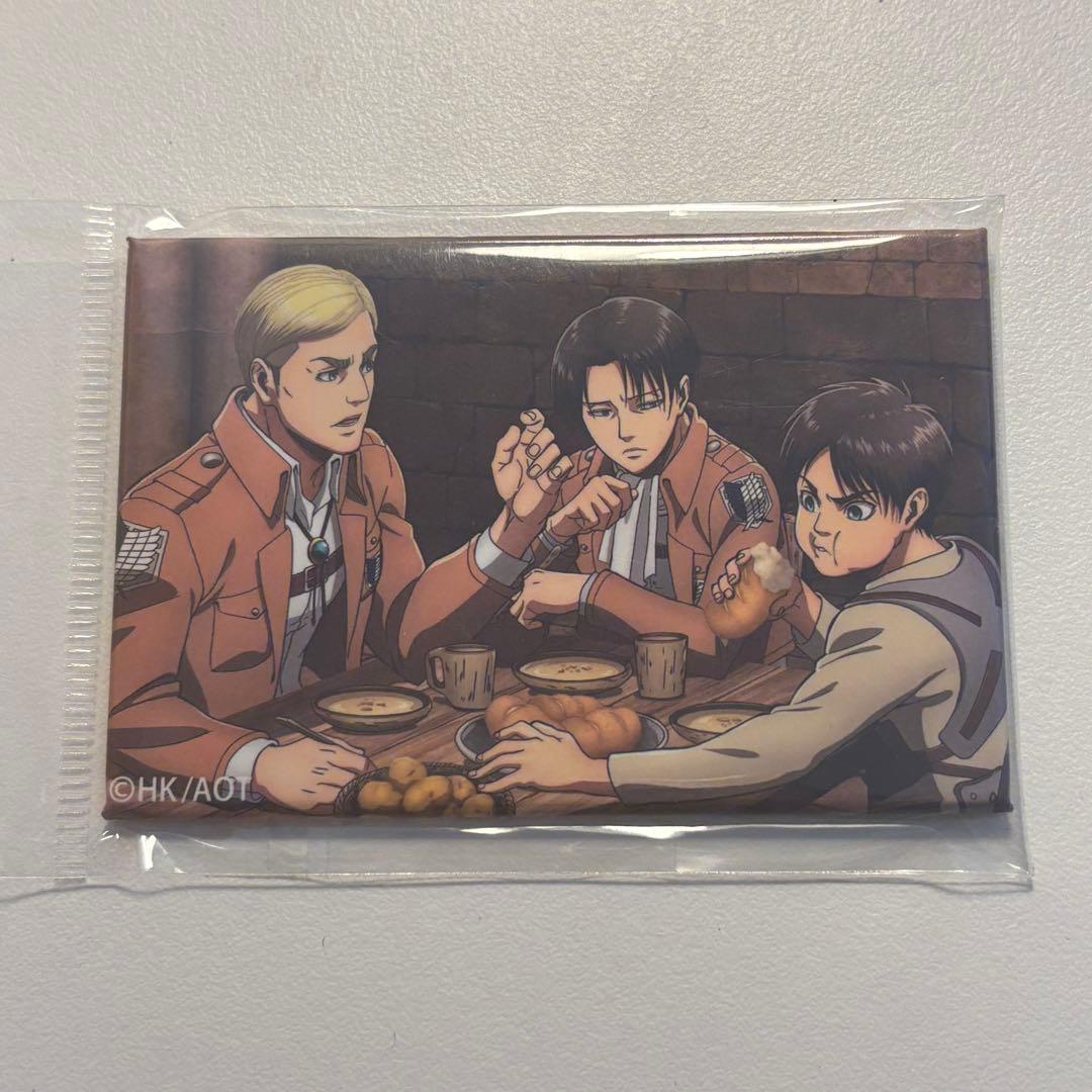 進撃の巨人 WIT STUDIO スクエア缶バッジ　リヴァイ エレン エルヴィン