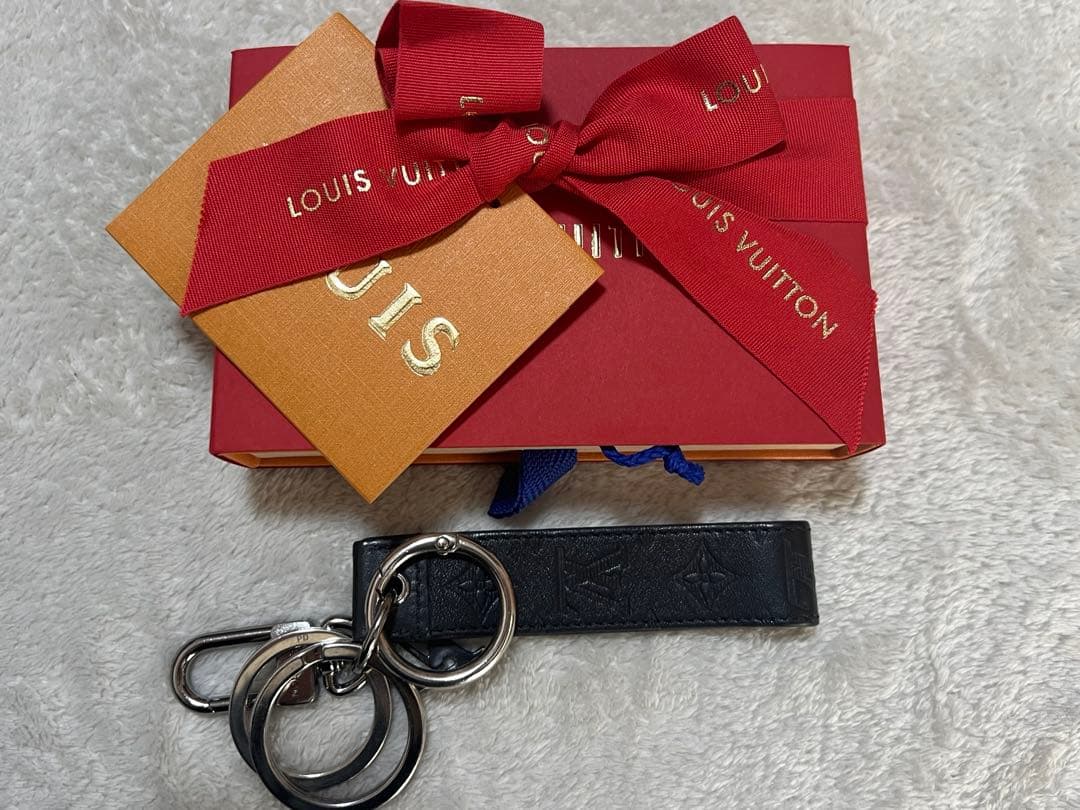 LOUIS VUITTON ブラックレザーキーリング