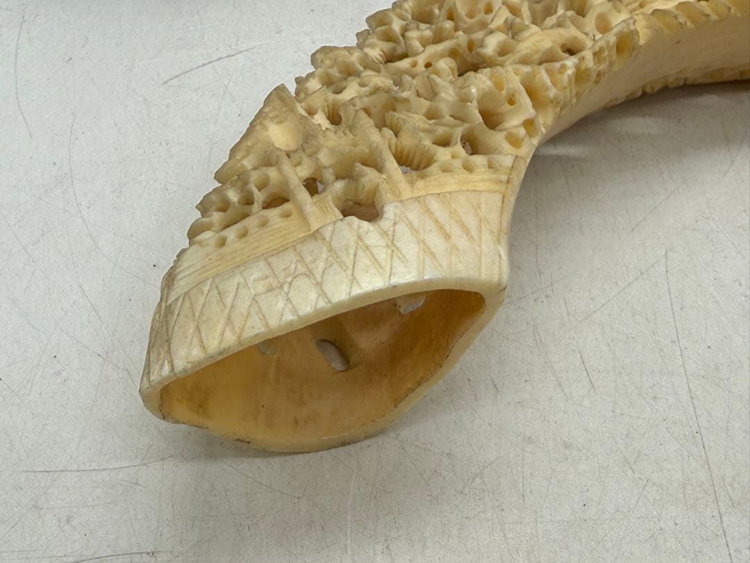 極上　透過し彫　置物　184g 台付　送料込み251112