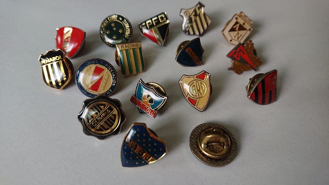 サッカー ピンバッチ