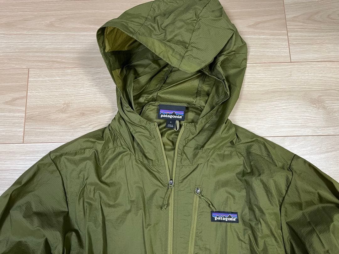 メンズ　Patagonia フーディニジャケット　グリーン　Lサイズ