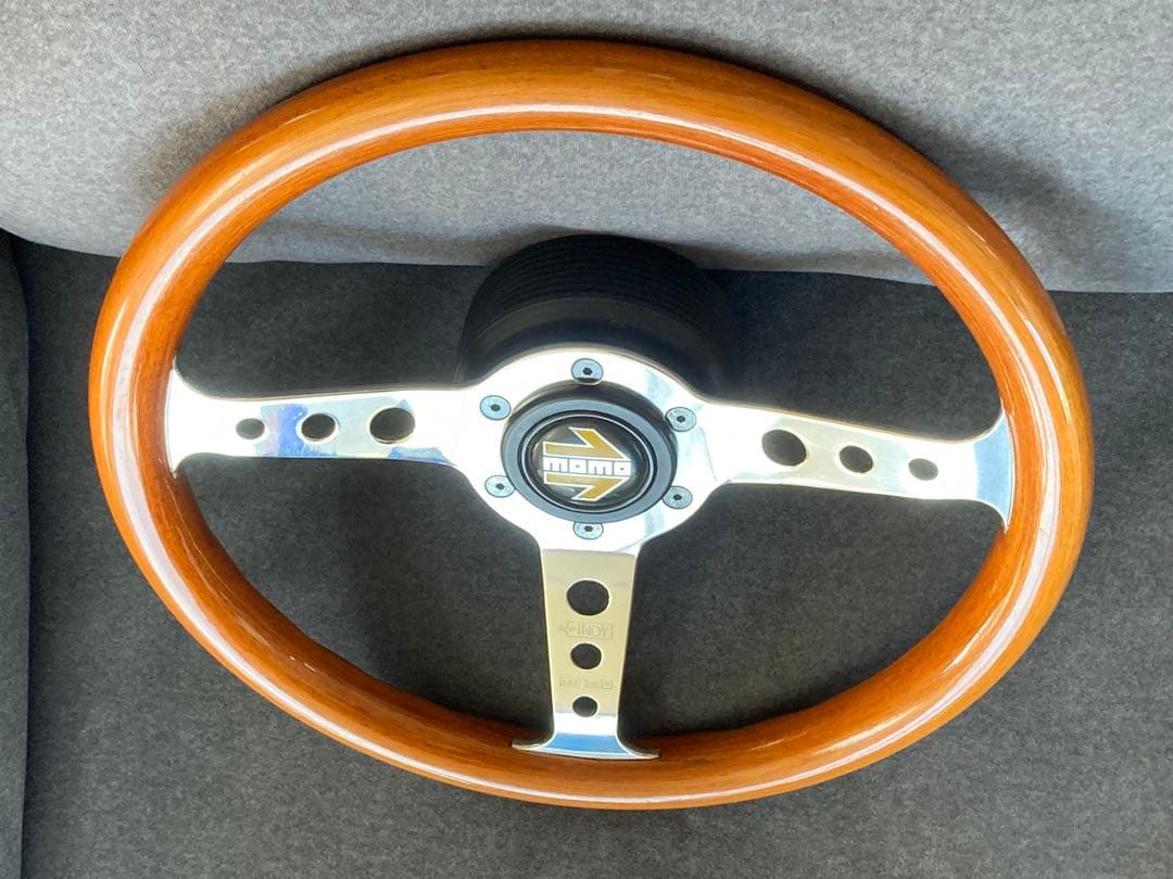 MOMO super INDY 1988年　ウッドステアリング