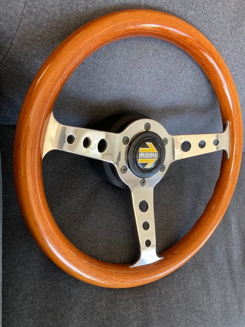 MOMO super INDY 1988年　ウッドステアリング