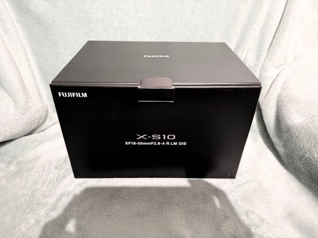 【美品】FUJIFILM XS10 ボディ 女性使用 液晶フィルム付 付属品完備