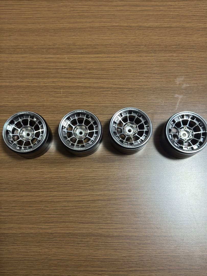 Axial SCX10 TREAL 2.2インチ ビードロックホイール