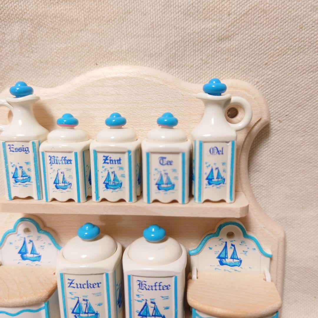 ヨット柄の水色キャニスターと棚のセット ボードヘニッヒ ドールハウス ミニチュア