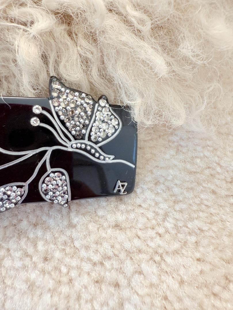 アレクサンドル ズアリ フラワー スワロフスキー バレッタ　ブラック