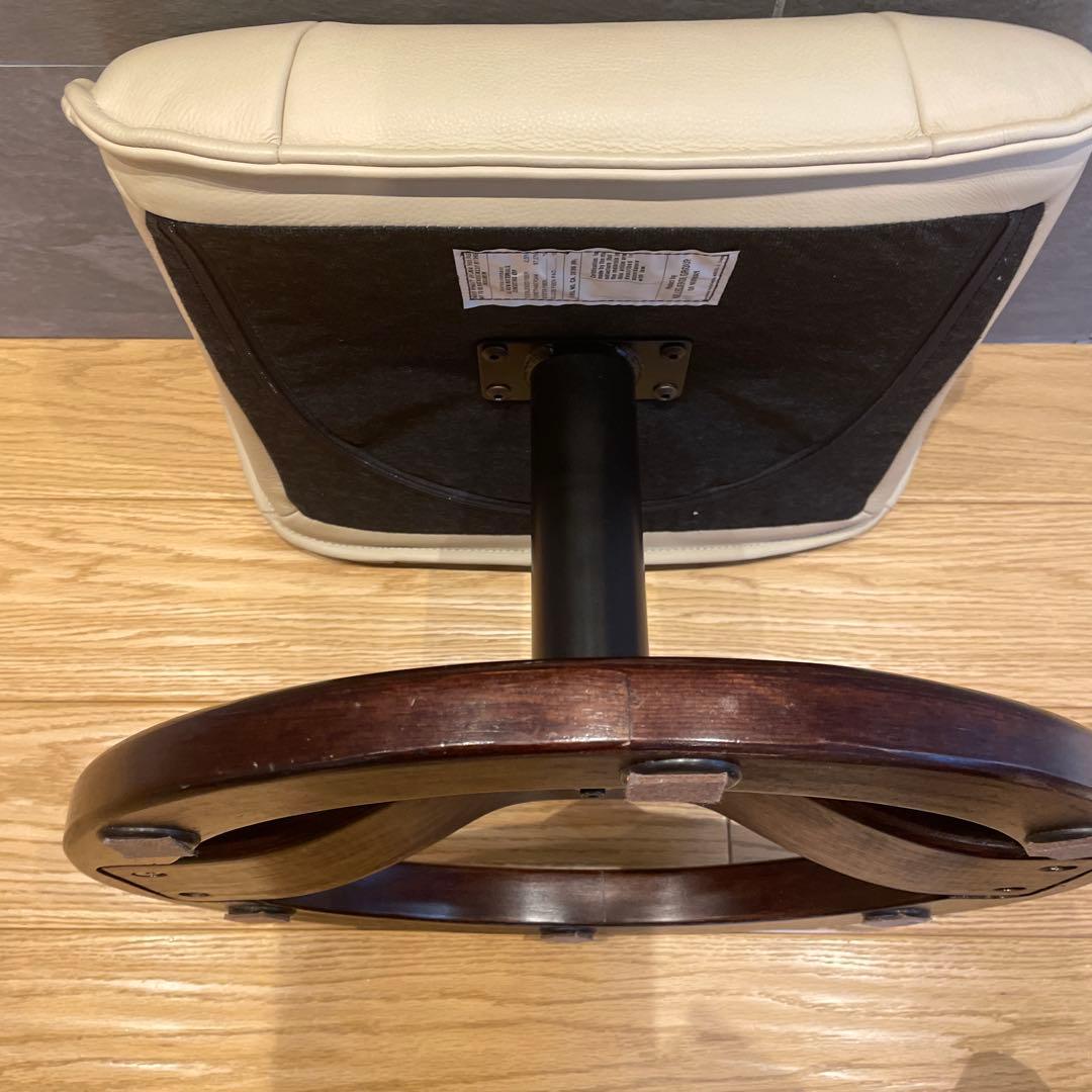 イエリアーダ　シモンズ　オットマン