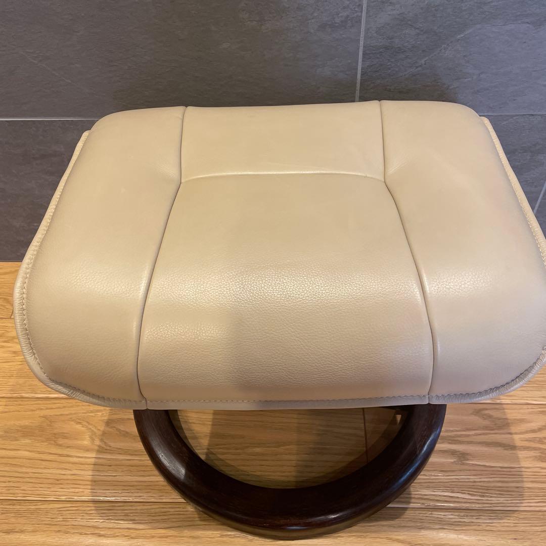 イエリアーダ　シモンズ　オットマン