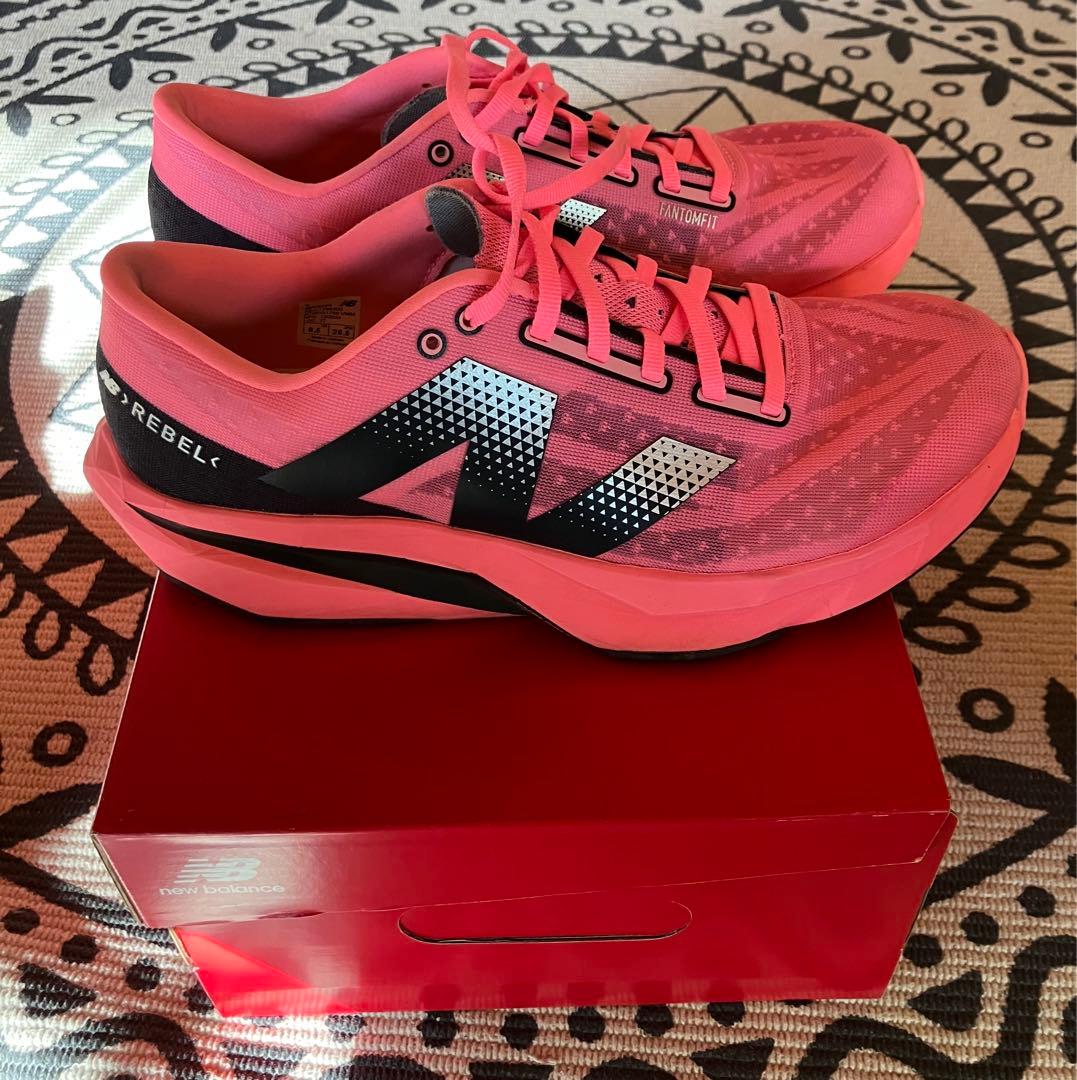 本日限定値下　希少New balance FuelCell Rebel v4