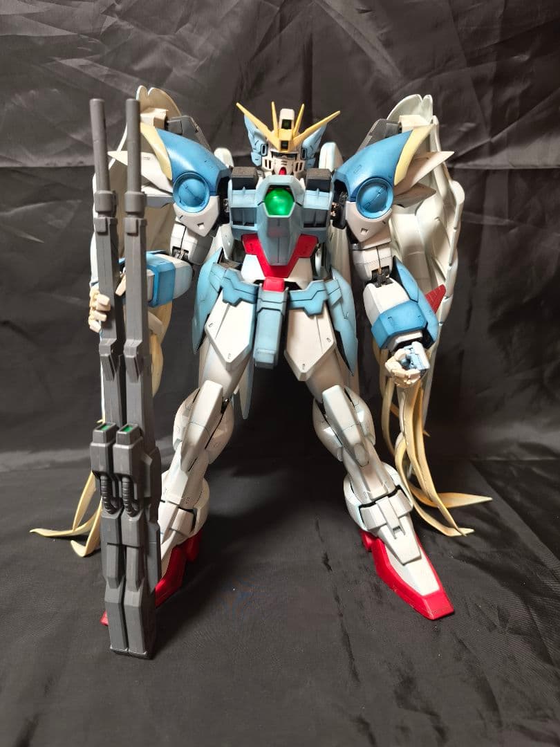 PG 新機動戦記ガンダムW Endless Waltz スノーホワイト完成品