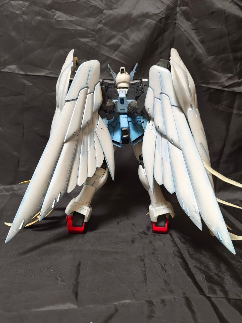 PG 新機動戦記ガンダムW Endless Waltz スノーホワイト完成品