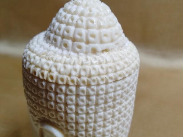 彫刻　仏頭　高さ7cm　まぶたに欠けあり