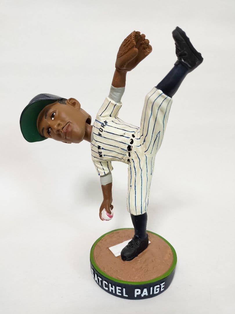 サチェル・ペイジ／”ニューヨークブラックヤンキース” ボブルヘッド人形