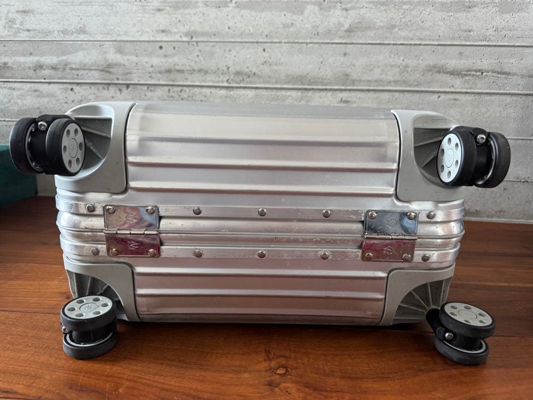 twins　使用回数1回　RIMOWA ORIGINALコンパクト