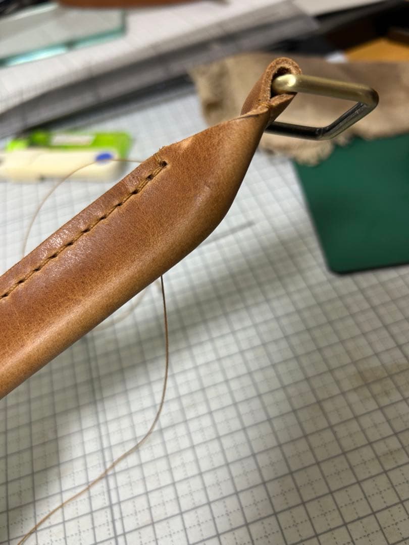 総手縫い　トートバッグ　ハンドル長め　男性にもおすすめ　フルタンニン　ヌメ革