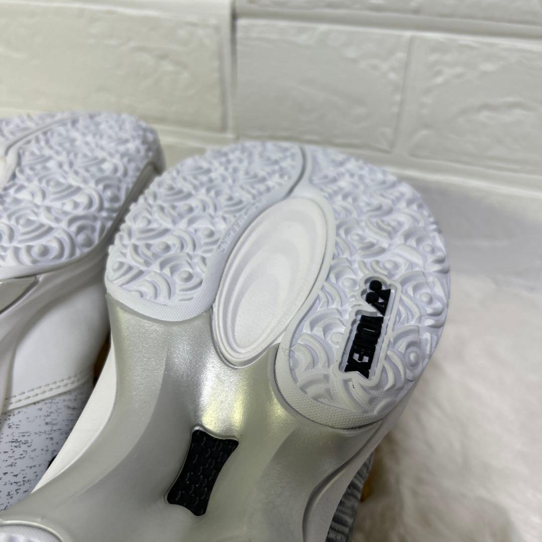 【新品未使用】　ヨネックス　テニスシューズ　パワークッション　ボア　BOA 白