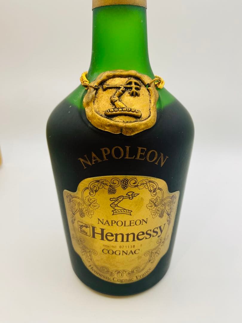 Hennessy Napoleon コニャック 木箱入り