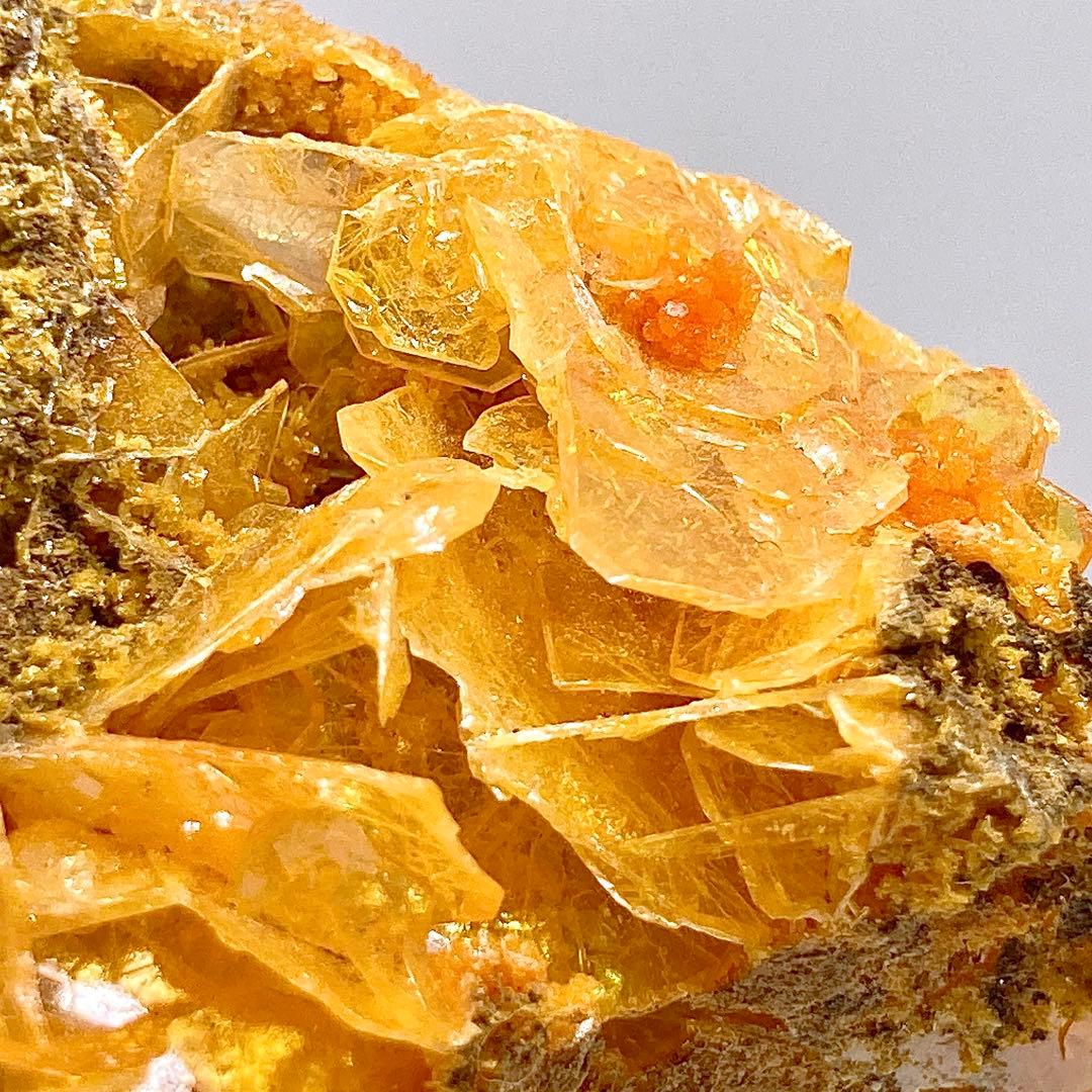 バ*コ様 ウルフェナイト　モリブデン鉛鉱　原石　鉱物標本　天然石　269