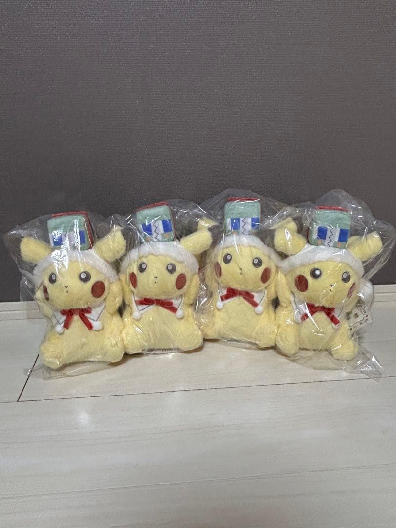 新品 ぬいぐるみ ポケモン Holiday クリスマス ピカチュウ ポケセン4個