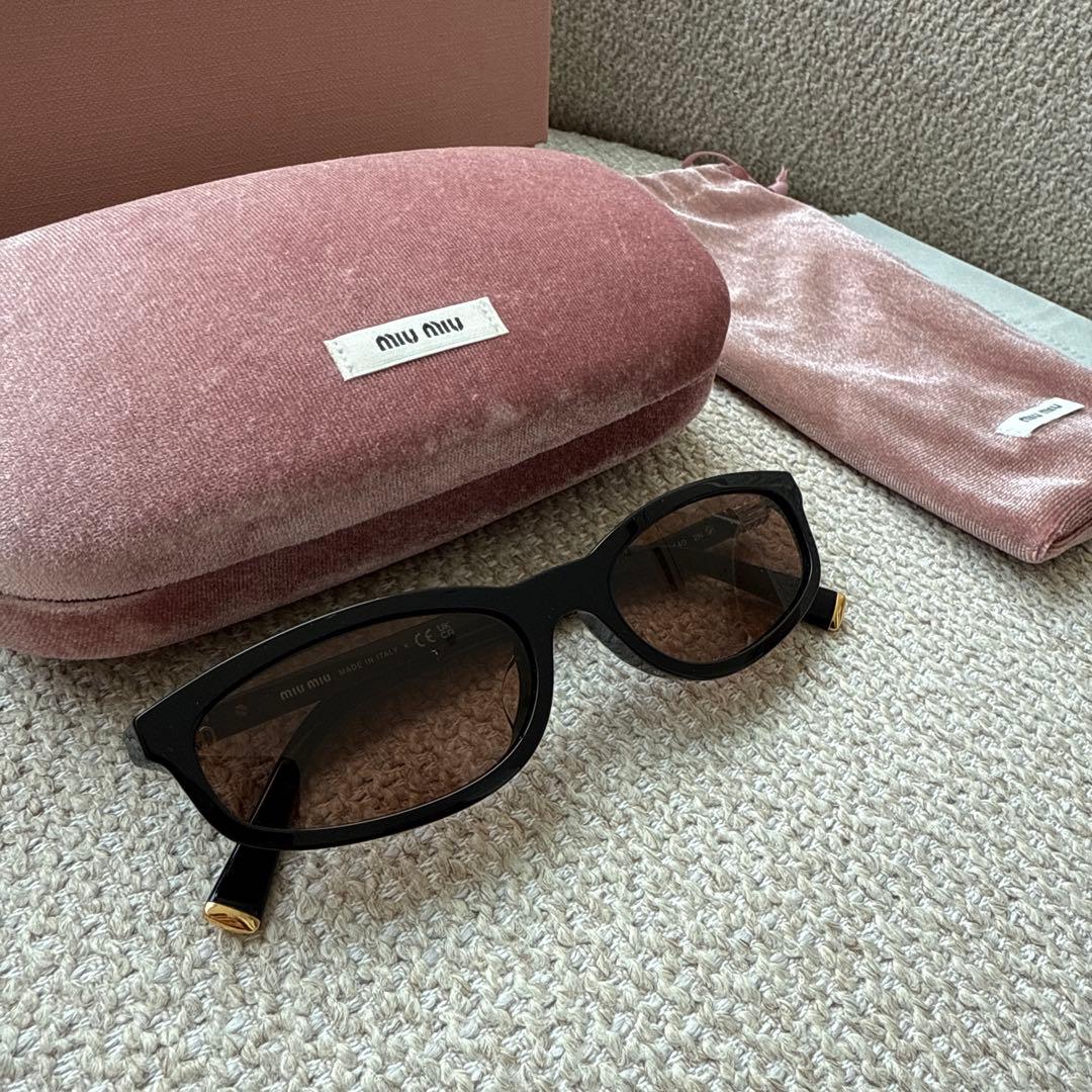 Miu Miu リガード サングラス